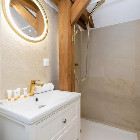 The Historic Kazimierz District - With Parking By Renters Apartment Krakau